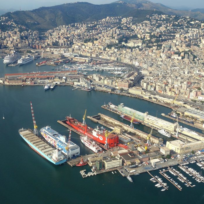 Aerial_view_-_Harbour_of_Genoa,_Italy_-_DSC01156
